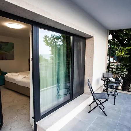 чайка, Chaika Pensión 3*